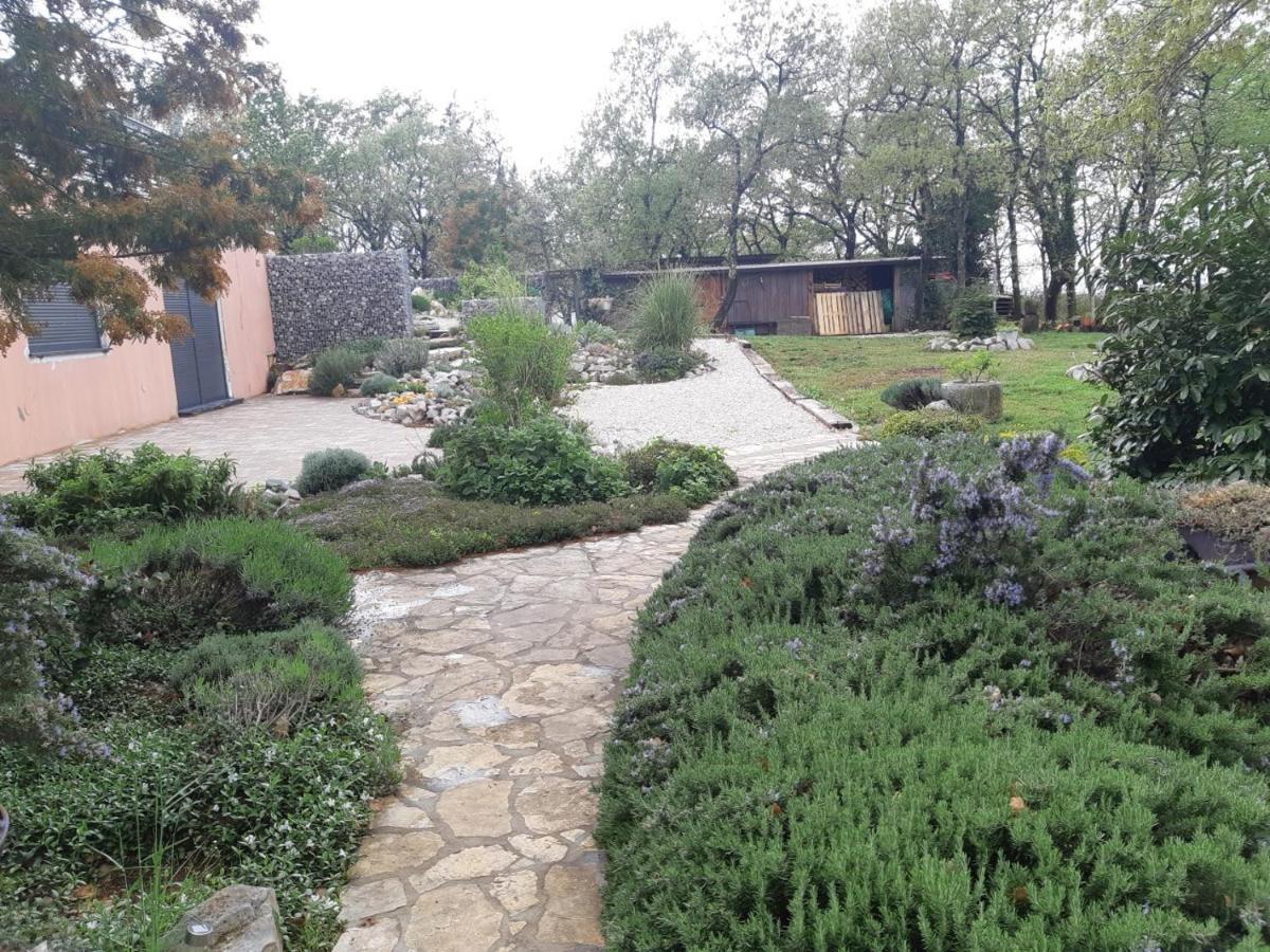 Apartments Bijou With Big Private Garden Near Umag Vilanija Exterior foto